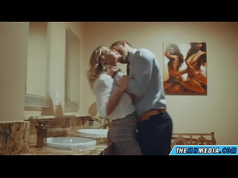 ❤️ Ke hoʻowalewale ʻia ʻoe e kahi blonde busty i kahi lumi hoʻomaha ākea ❤️❌ Fucking video  ma porn haw.com-fullporner.ru ️❤